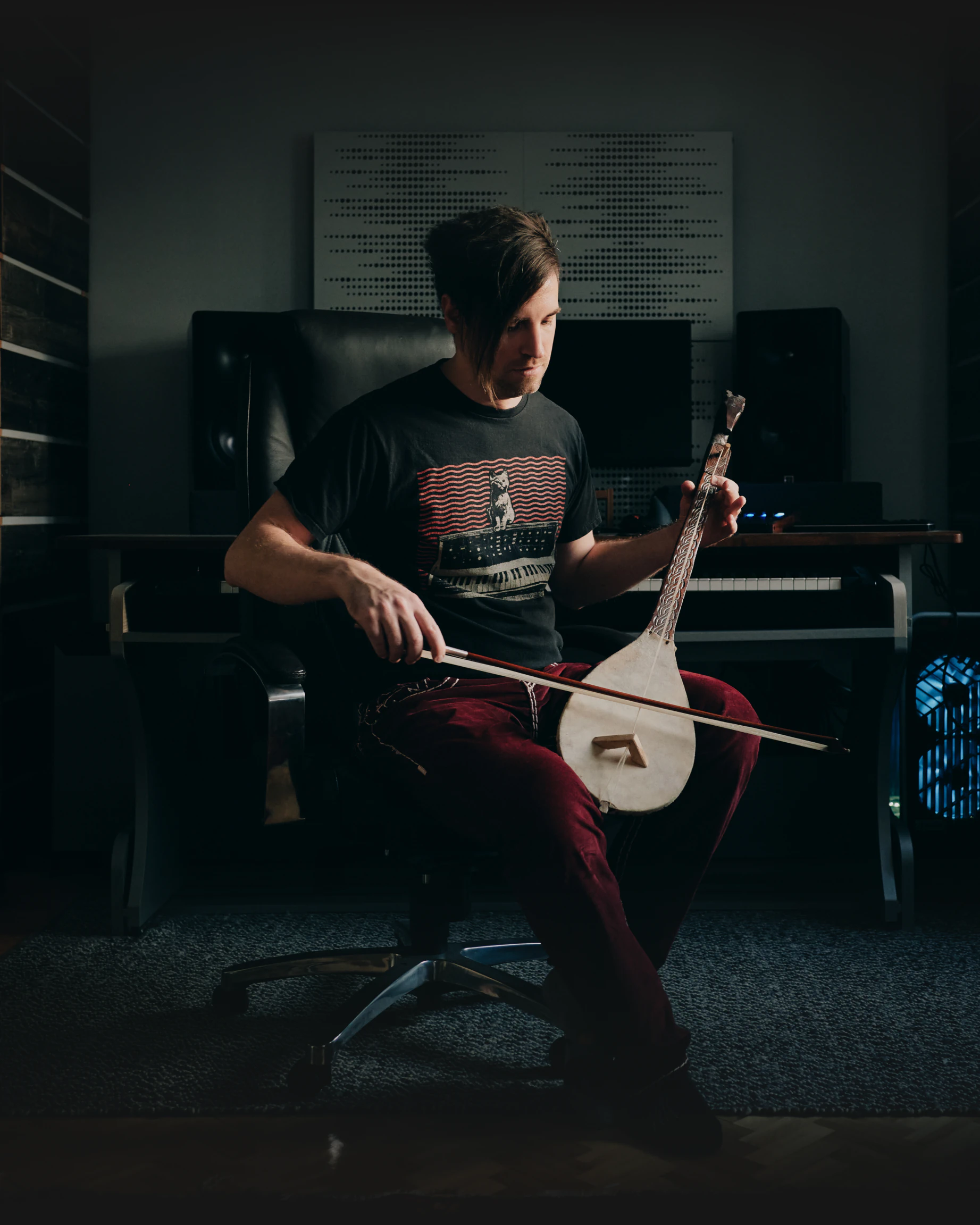 Hero_Mobile_Fade3 Aeonata Studios - Lukas Knoebl - Hero Picture - Cinematic Music for Film, Games & TV